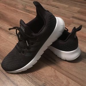 Size 10 Black Adidas Ozweego running shoe